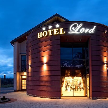 Hotel Lord Krosno Buitenkant foto