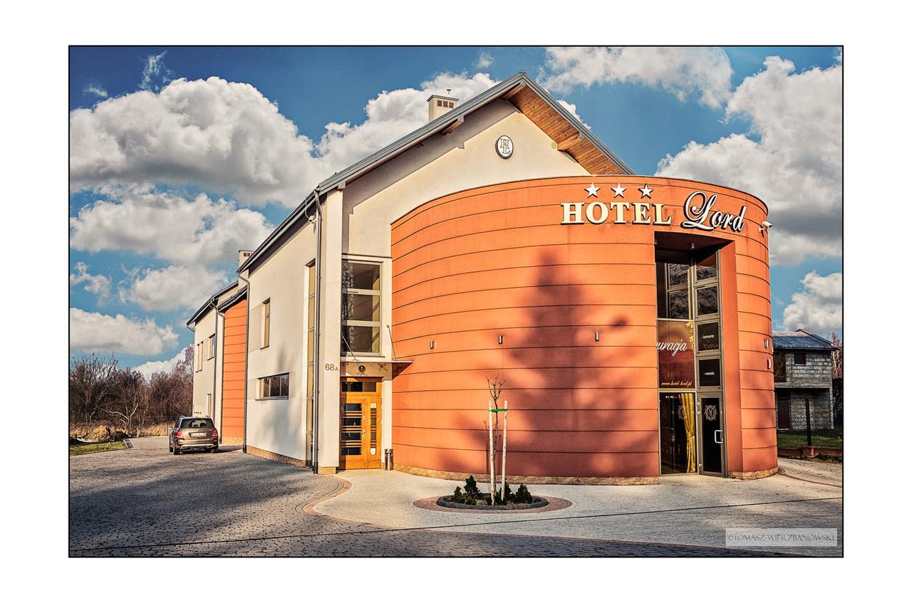 Hotel Lord Krosno Buitenkant foto