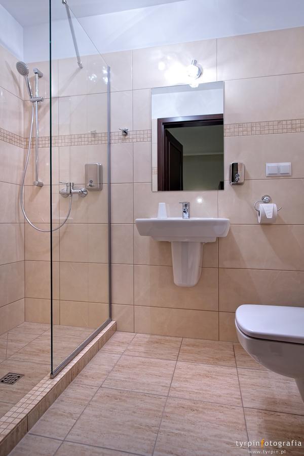 Hotel Lord Krosno Buitenkant foto
